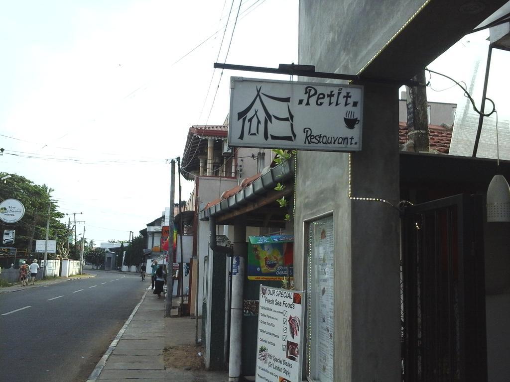Petit Guest House Negombo Exterior photo