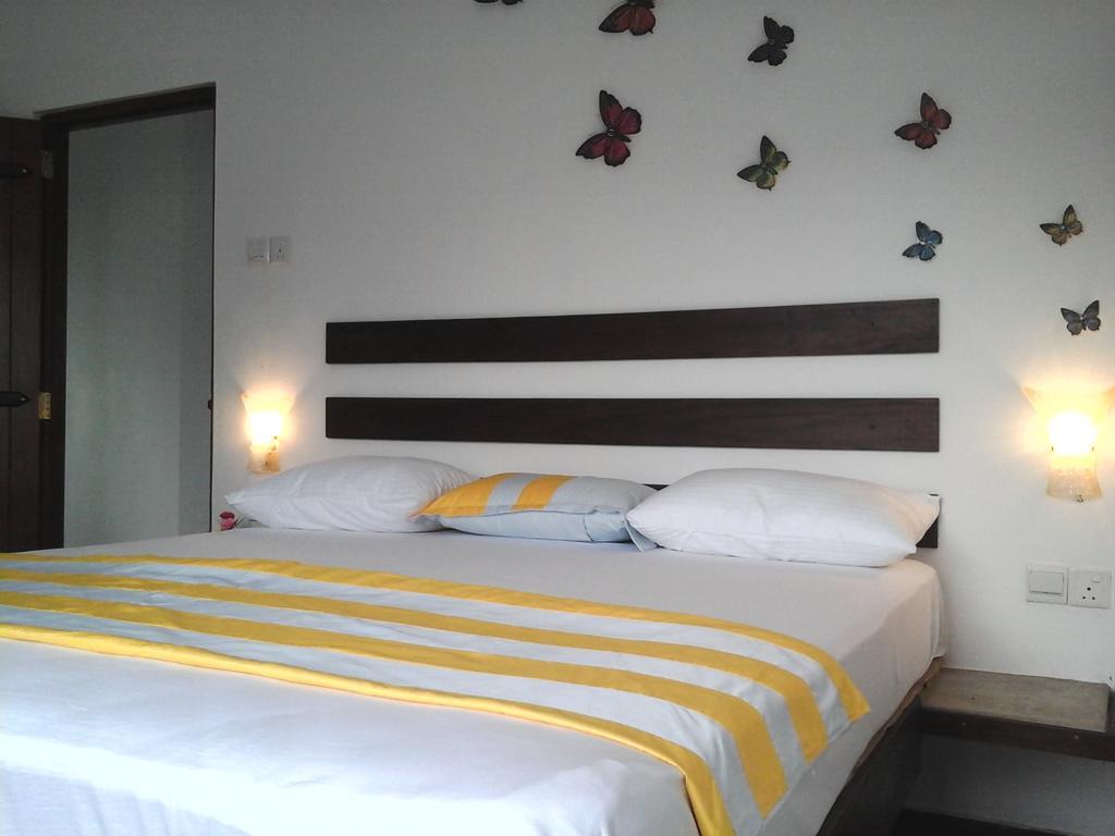 Petit Guest House Negombo Room photo
