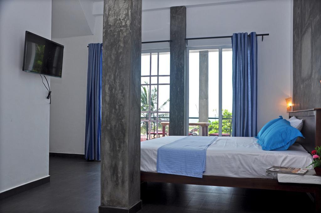 Petit Guest House Negombo Exterior photo