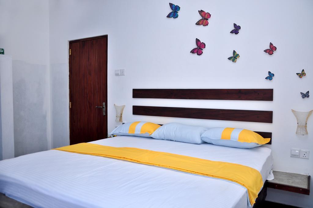 Petit Guest House Negombo Exterior photo