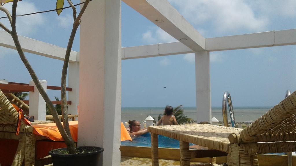 Petit Guest House Negombo Exterior photo
