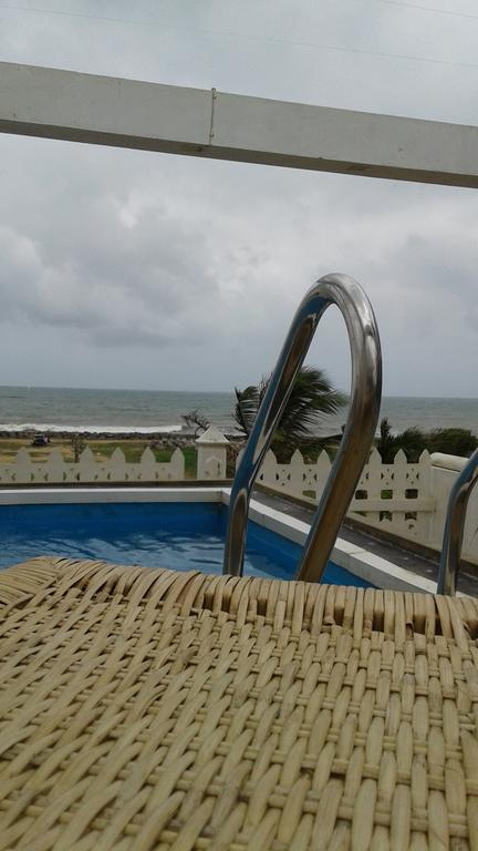 Petit Guest House Negombo Exterior photo